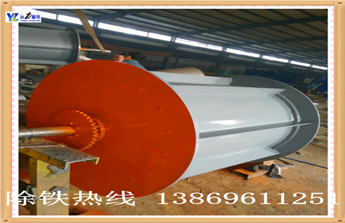 全磁　遠(yuǎn)力磁電生產(chǎn)的全磁滾筒通常安裝在輸送帶端頭上，使用環(huán)境更適用于大批量的礦石，谷物，沙子，砂礫，塑料，木材，碎玻璃，廢料等干性物料中的跟大含量的鐵屑，鐵片，鐵塊或者其他鐵磁性物料自動分離。